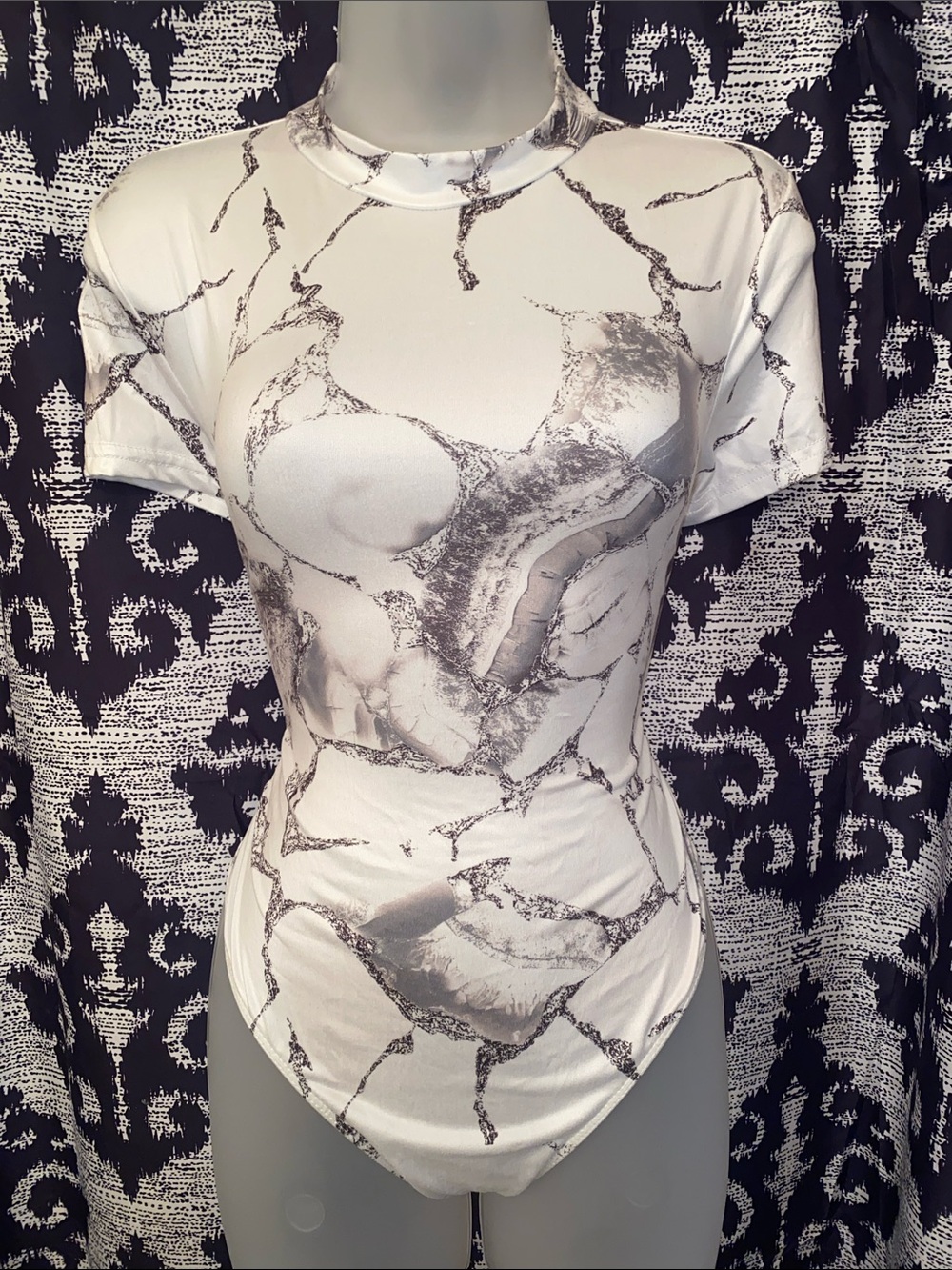 SHEIN White & Gray Marble-Print Short Sleeve Bodysuit